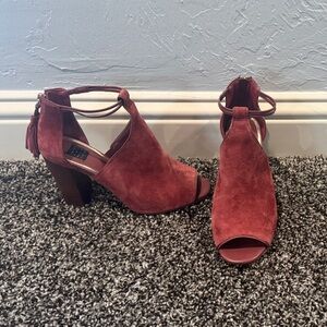 Elegant Burgundy Suede Peep-Toe Block Heels